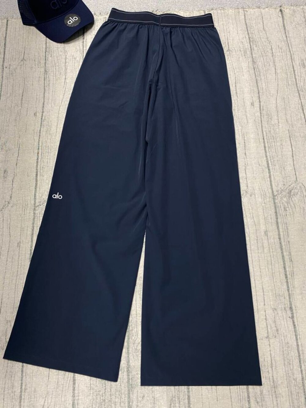 ALO Yoga Suit Up Trouser|Navy Blue (Regular)😄Wide Leg|Chic|Length 30" Inseam😆 - Picture 5 of 8